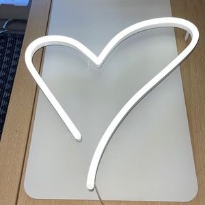 heart light w/adjustable, lighting. 15X14”